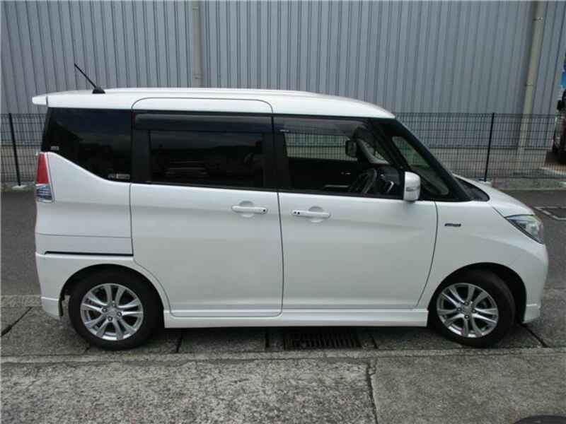 DELICA D2