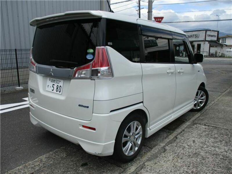 DELICA D2