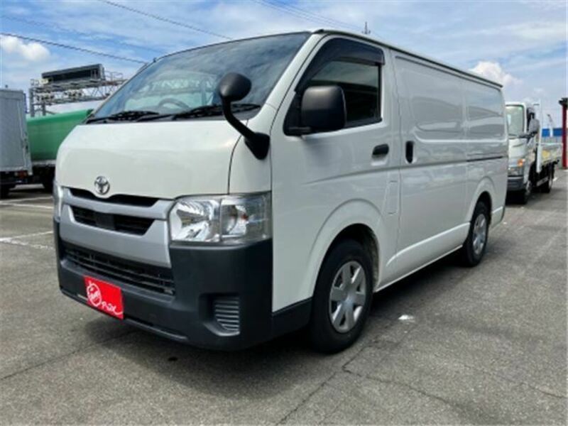 TOYOTA HIACE