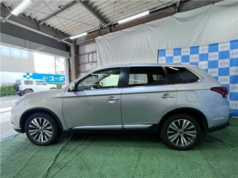 OUTLANDER