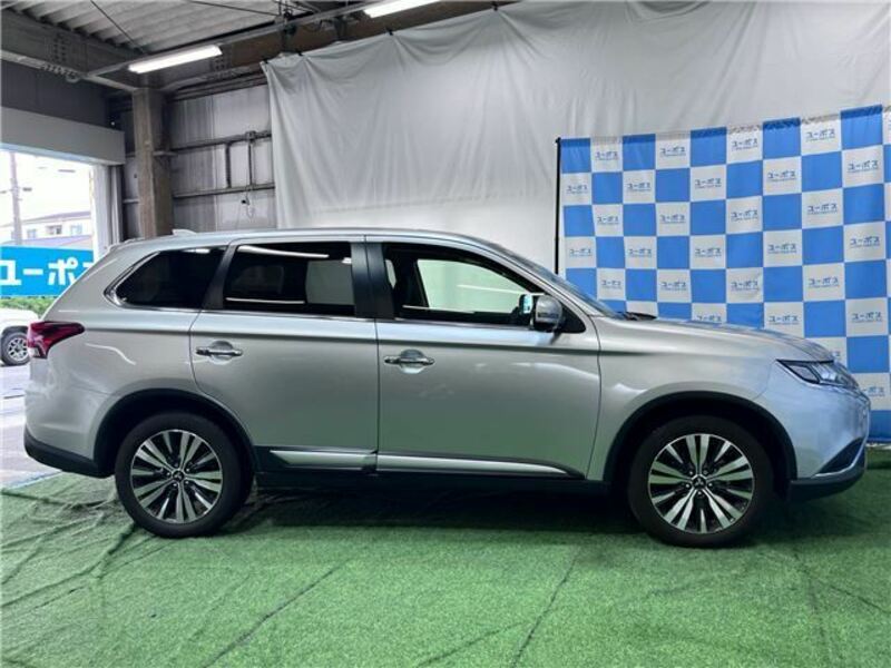 OUTLANDER