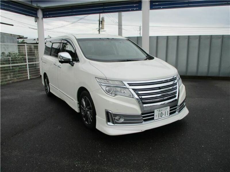 NISSAN ELGRAND