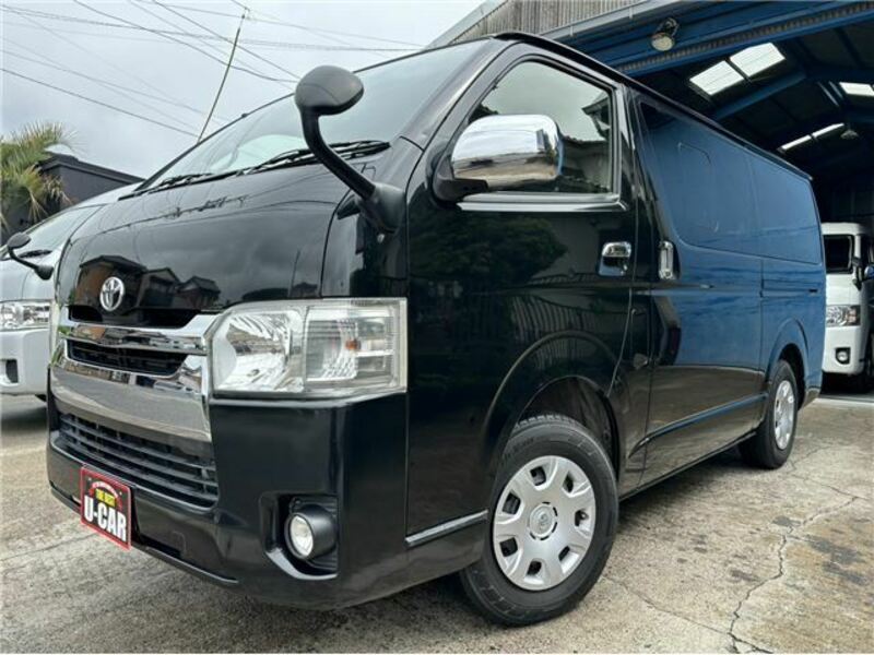 TOYOTA HIACE VAN