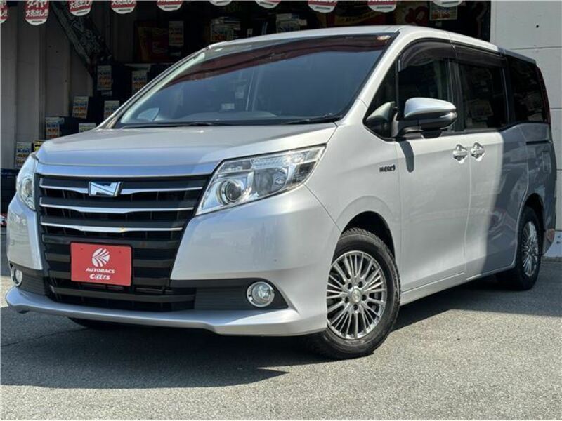 TOYOTA NOAH