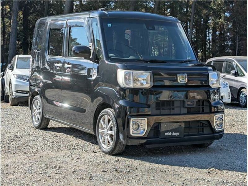 DAIHATSU WAKE