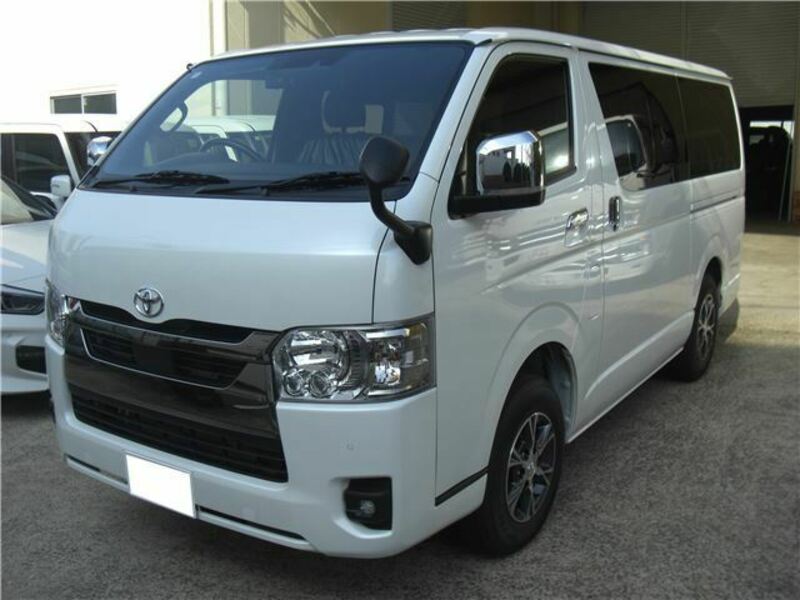 TOYOTA HIACE