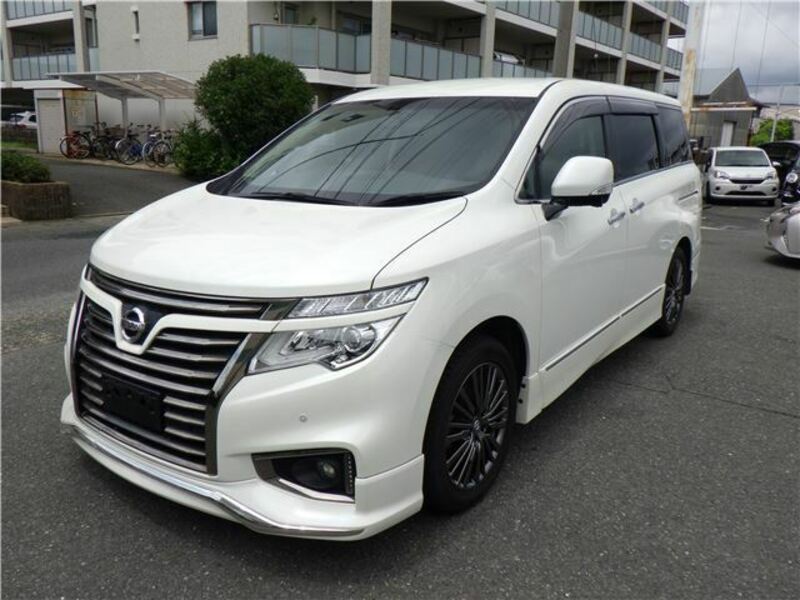 NISSAN ELGRAND