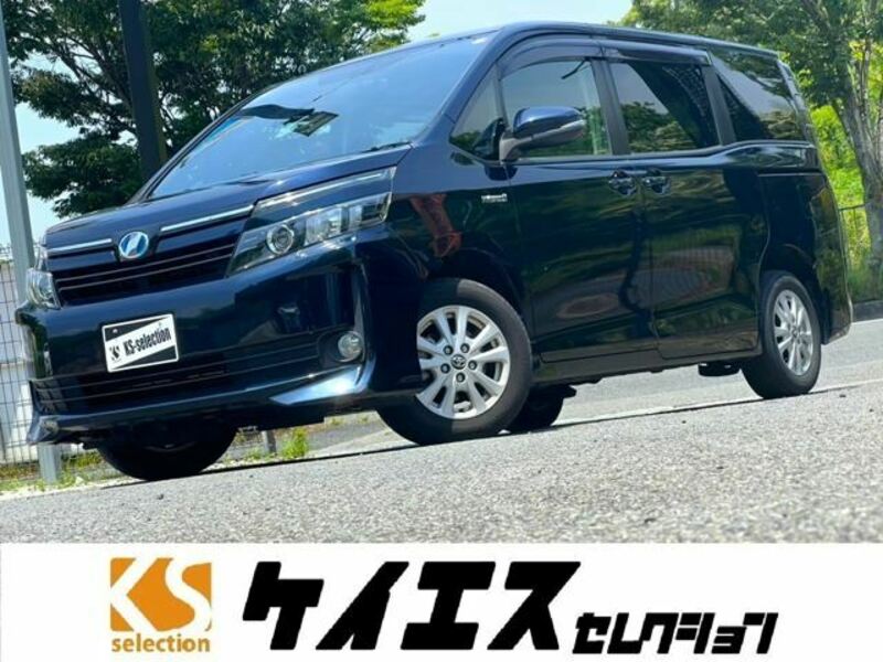 TOYOTA VOXY