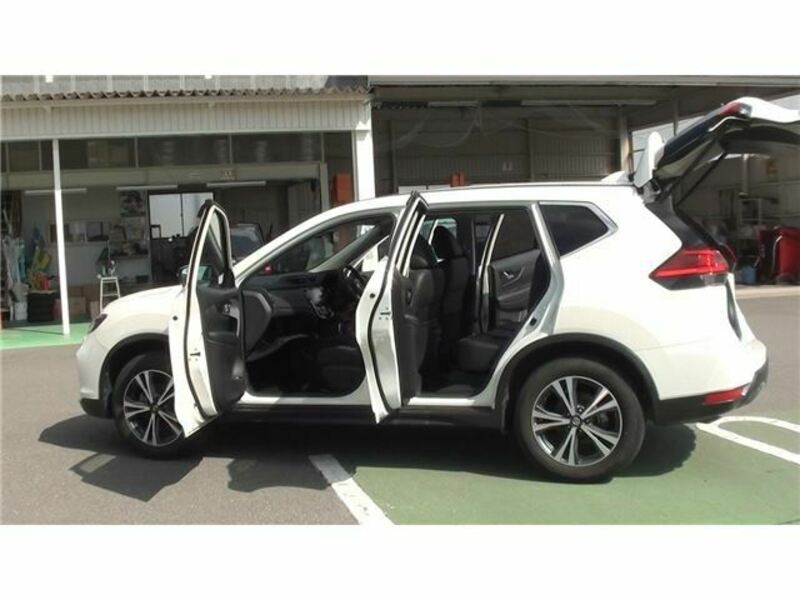 X-TRAIL