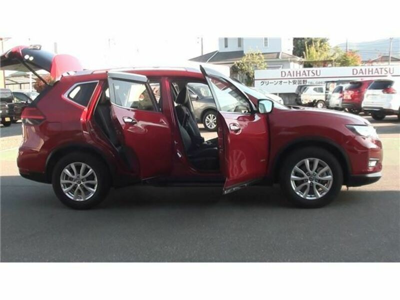 X-TRAIL