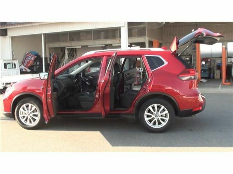 X-TRAIL
