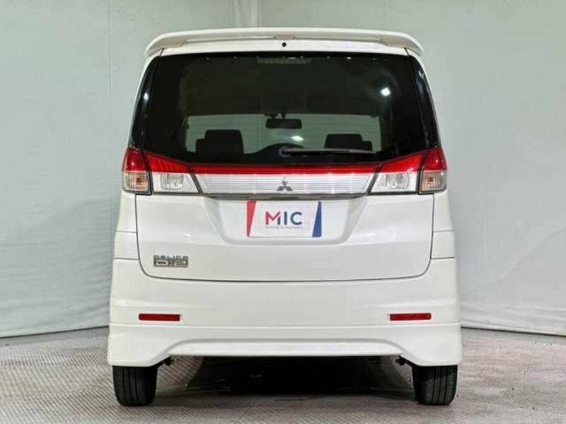 DELICA D2
