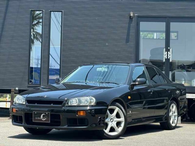 NISSAN SKYLINE
