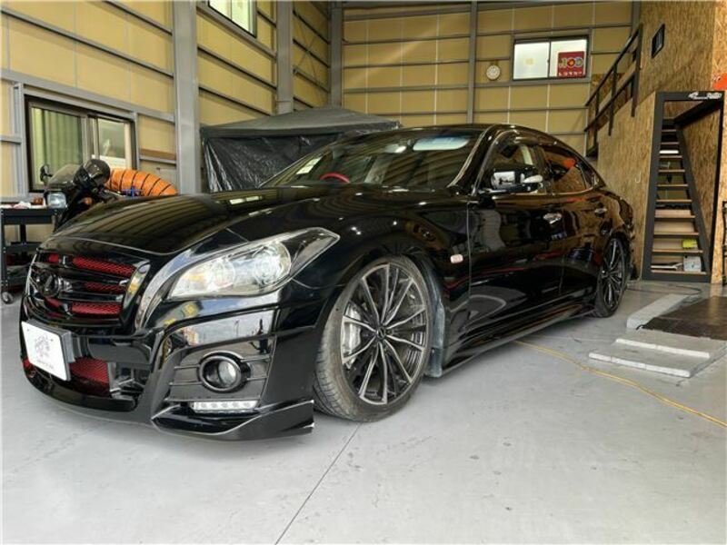 NISSAN FUGA