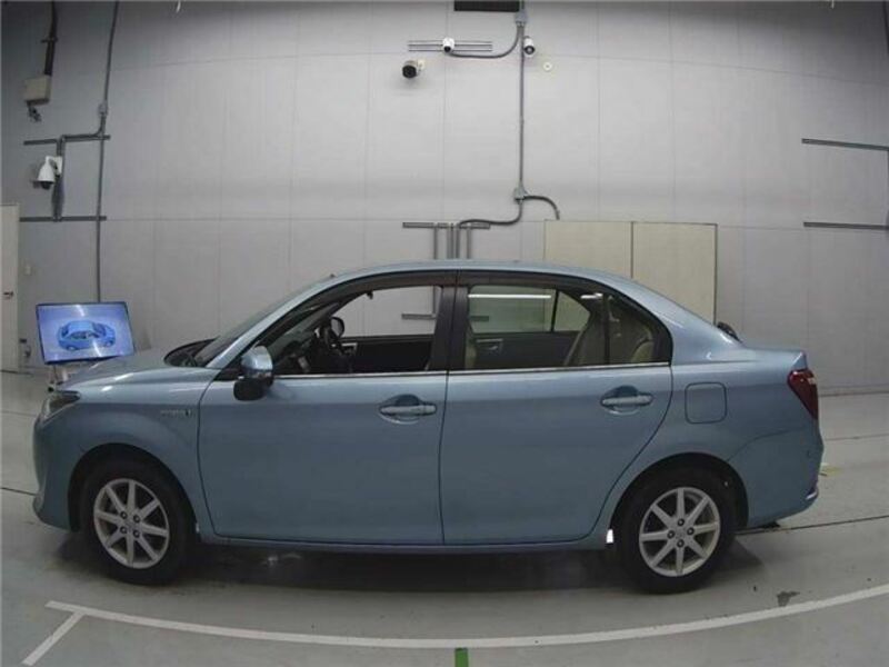 COROLLA AXIO