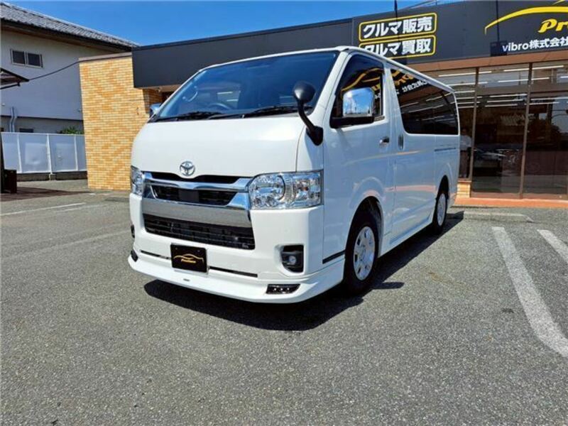 TOYOTA HIACE VAN