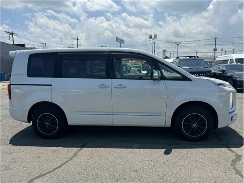 DELICA D5