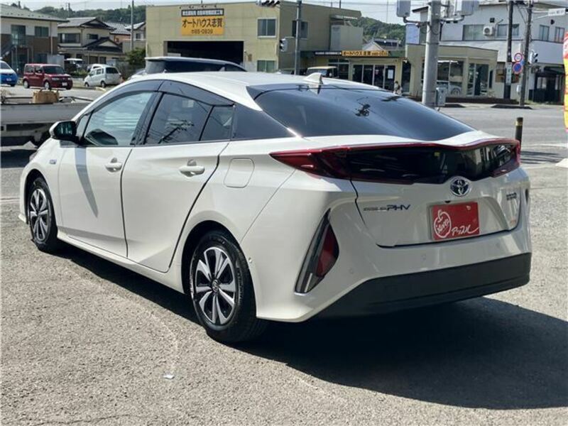 PRIUS PHV