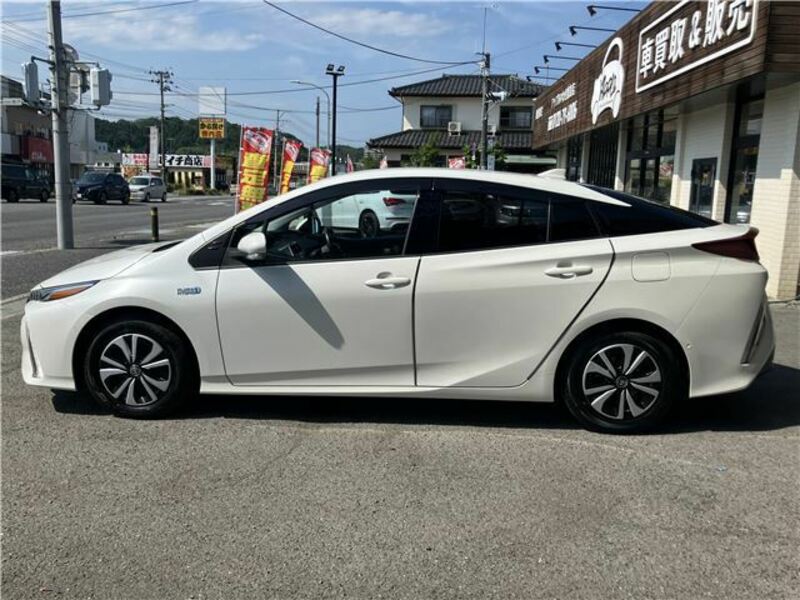 PRIUS PHV