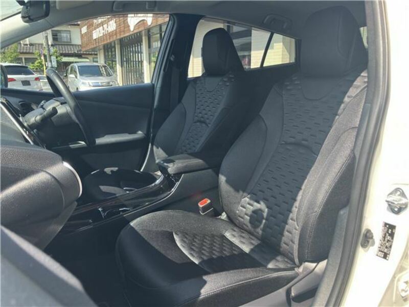 PRIUS PHV