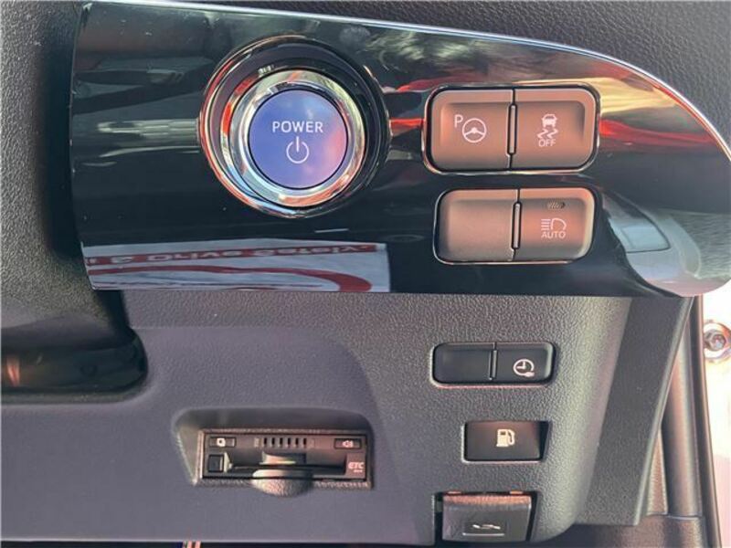 PRIUS PHV