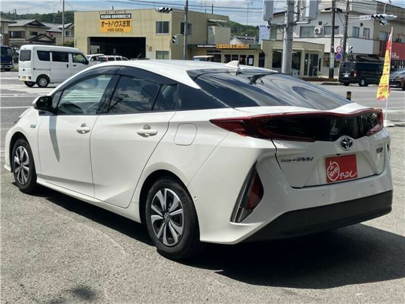 PRIUS PHV