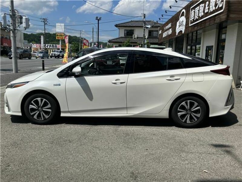 PRIUS PHV