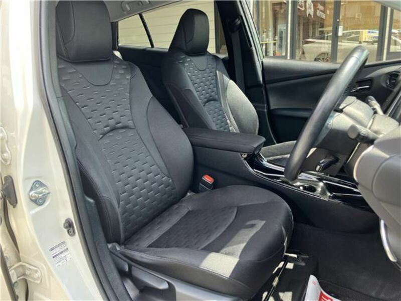 PRIUS PHV