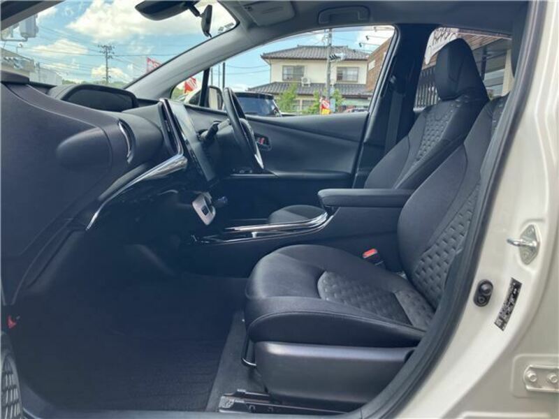 PRIUS PHV