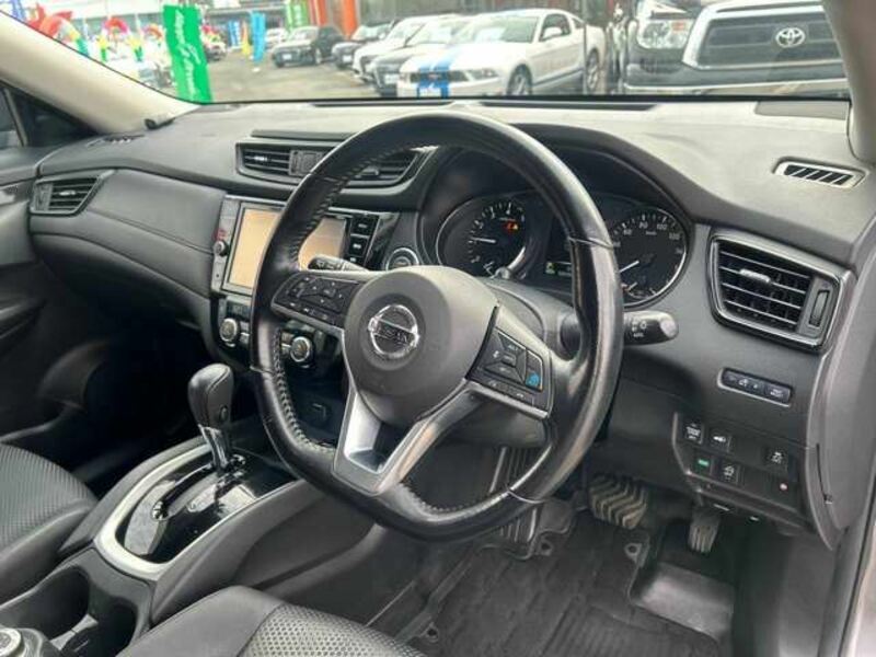 X-TRAIL