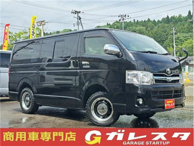 TOYOTA HIACE VAN