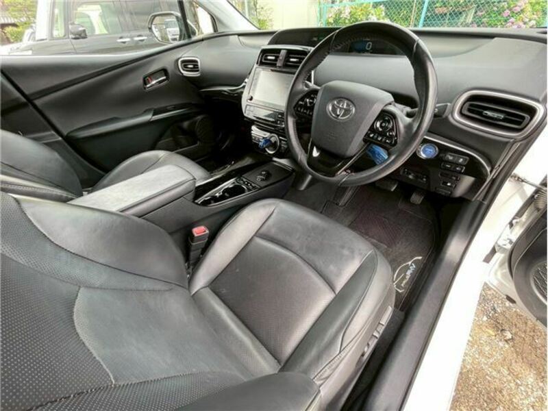 PRIUS PHV