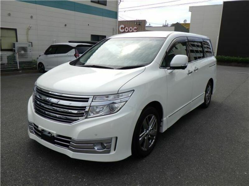 NISSAN ELGRAND