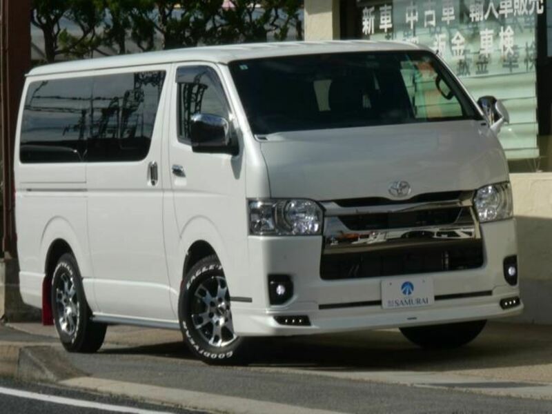 TOYOTA HIACE VAN