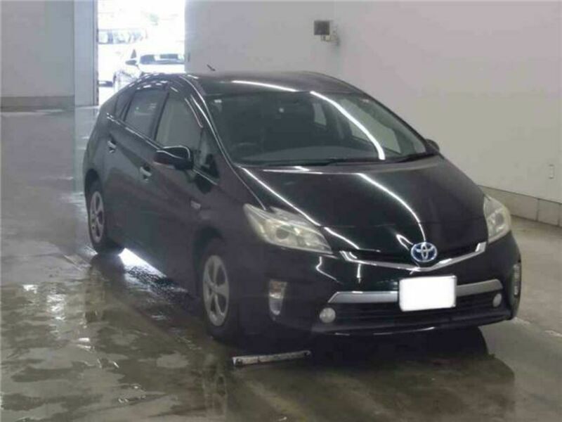 TOYOTA PRIUS PHV