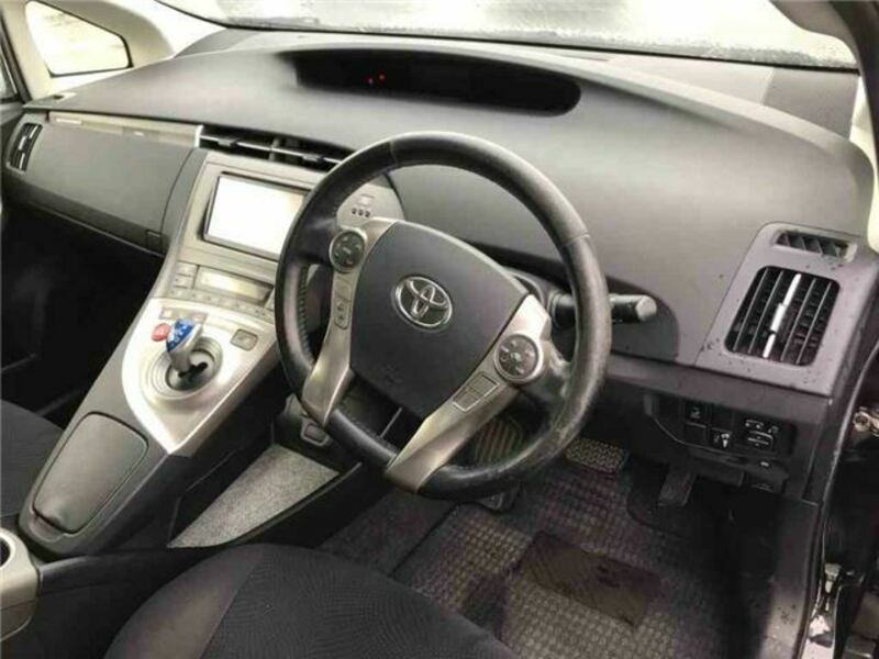 PRIUS PHV