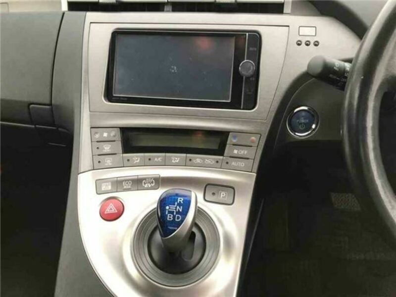 PRIUS PHV