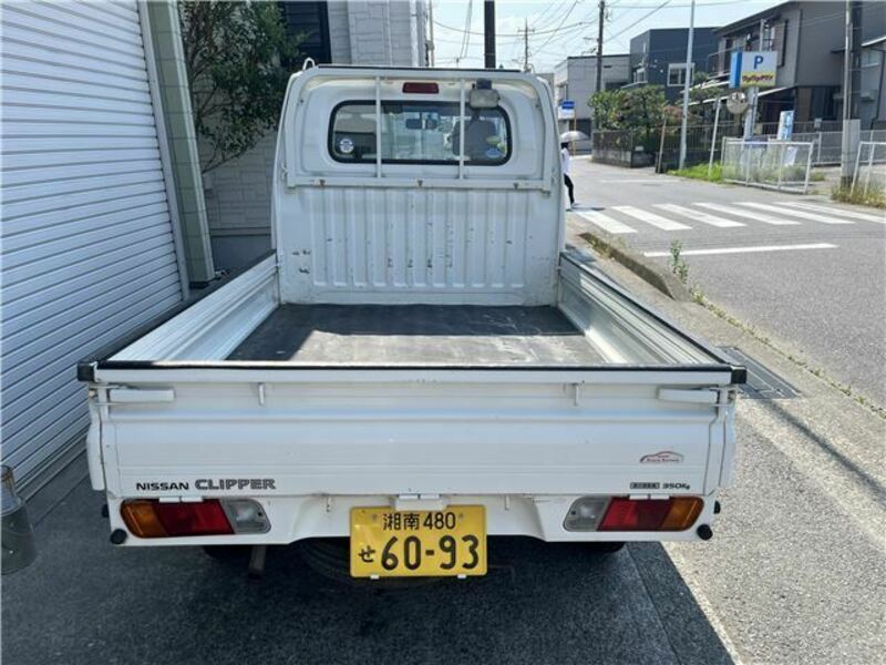 CLIPPER TRUCK