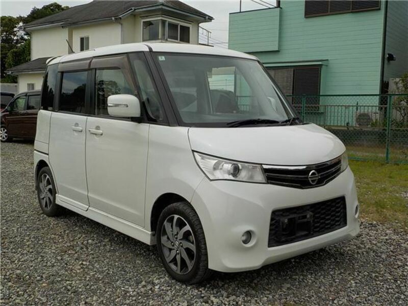 NISSAN ROOX