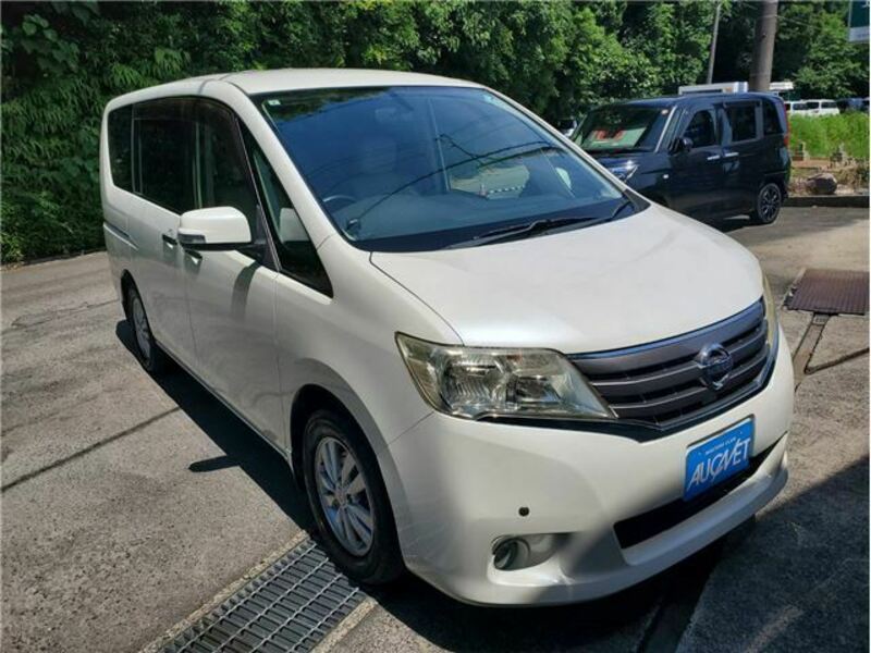 NISSAN SERENA