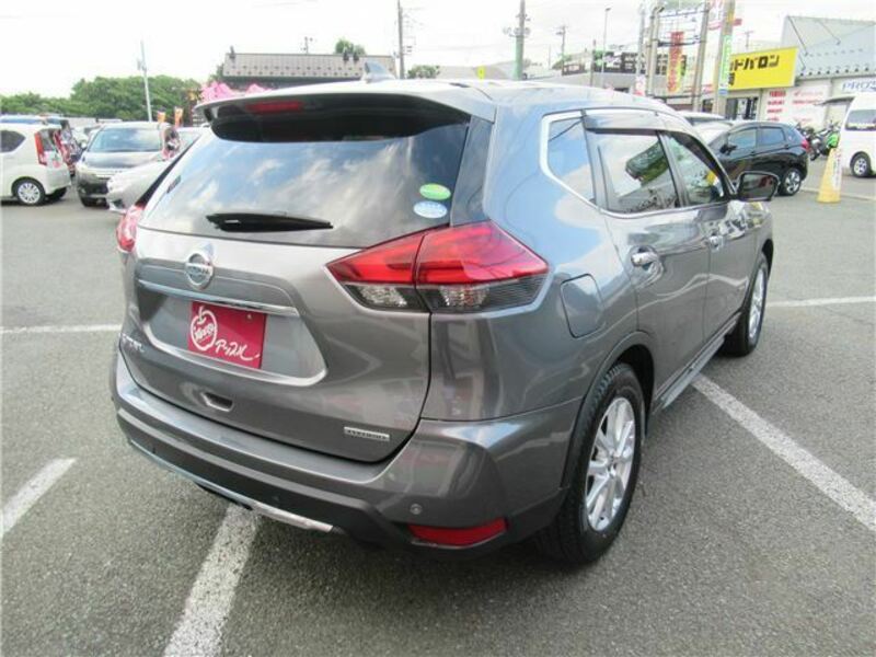 X-TRAIL