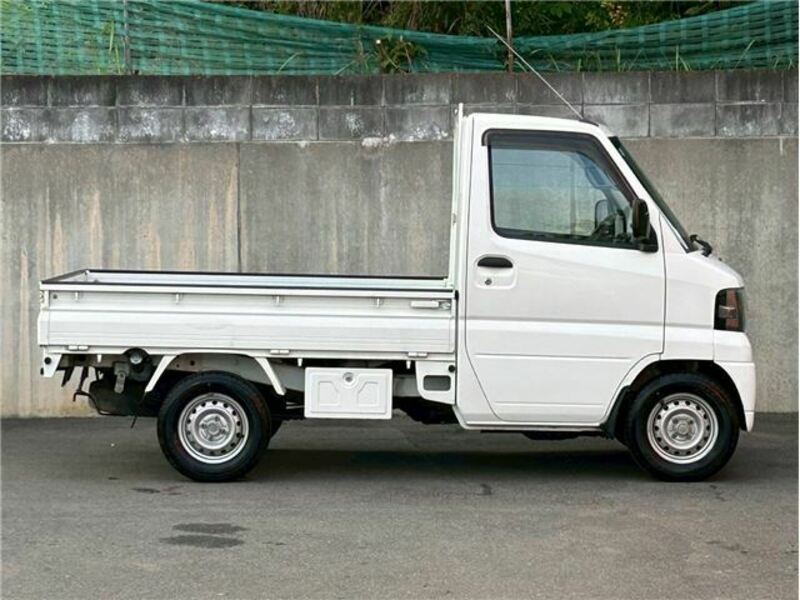 CLIPPER TRUCK