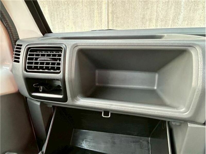 CLIPPER TRUCK