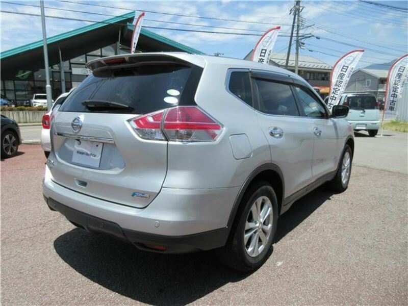 X-TRAIL