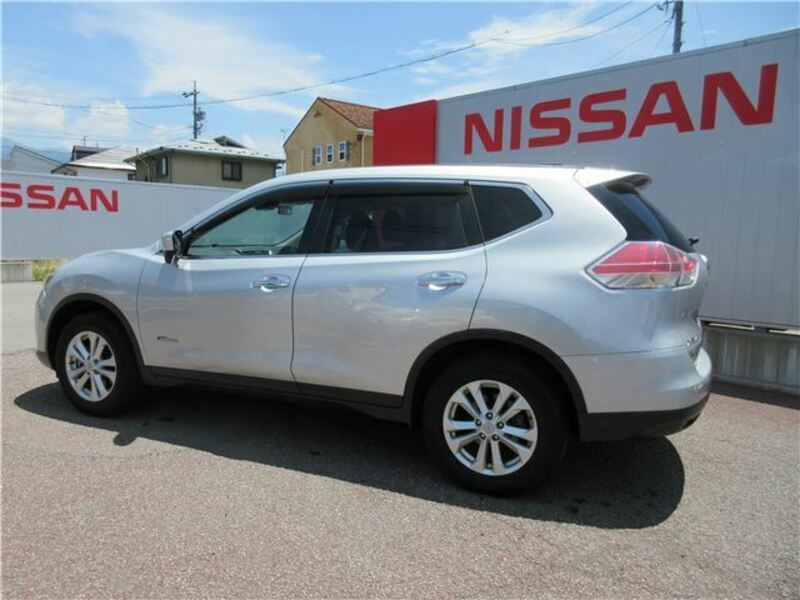 X-TRAIL