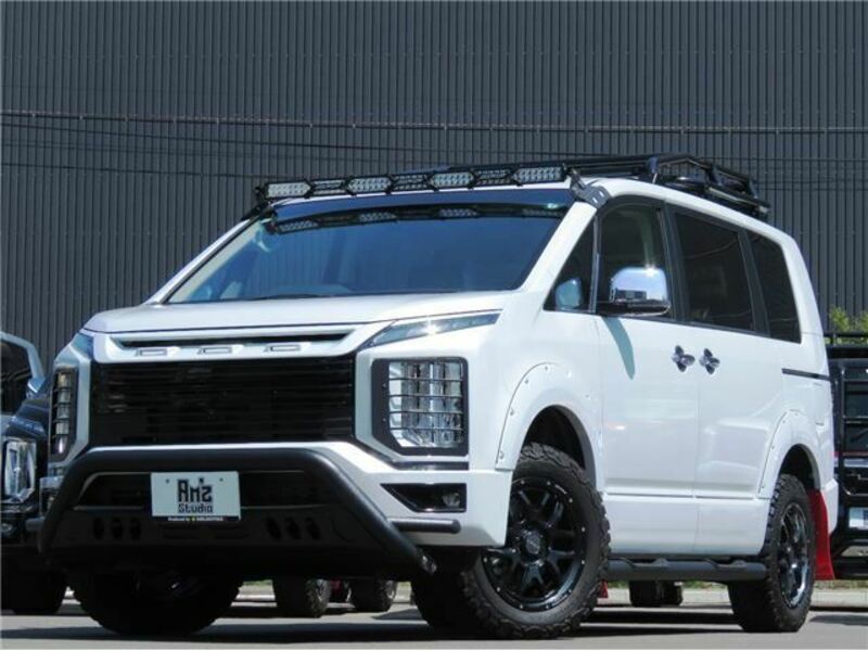 MITSUBISHI DELICA D5