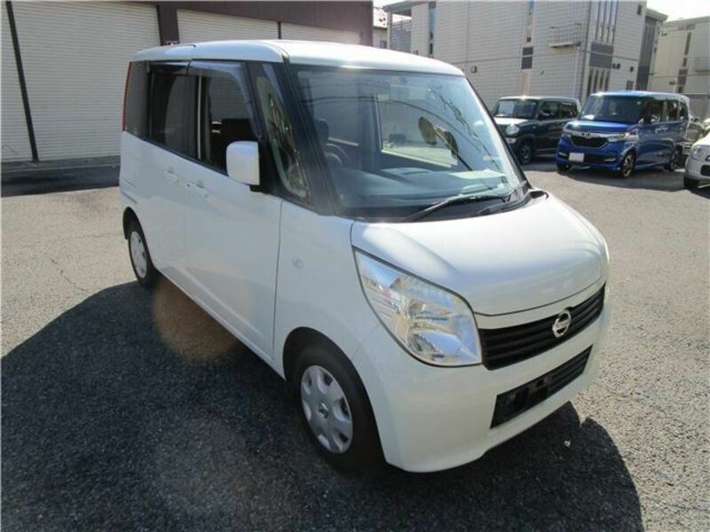 NISSAN ROOX