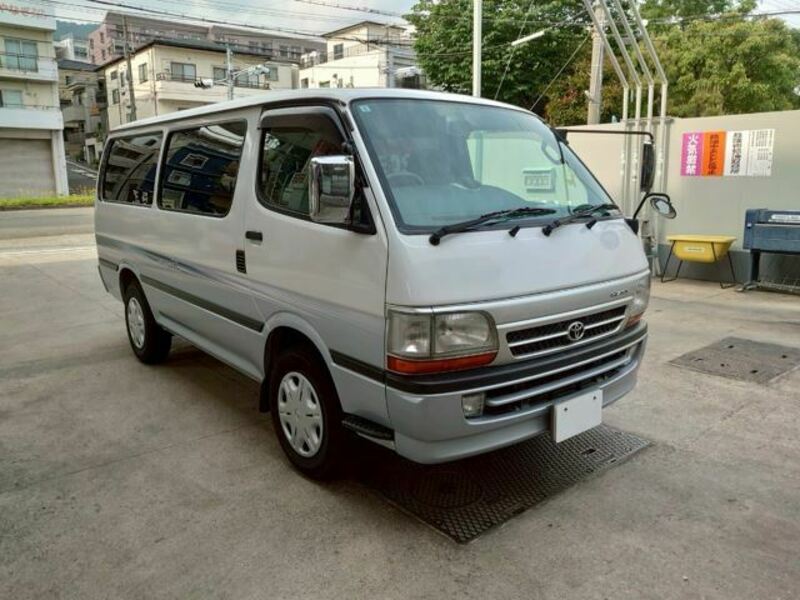 TOYOTA HIACE VAN
