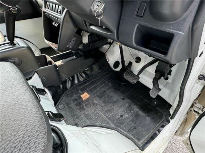 MINICAB TRUCK