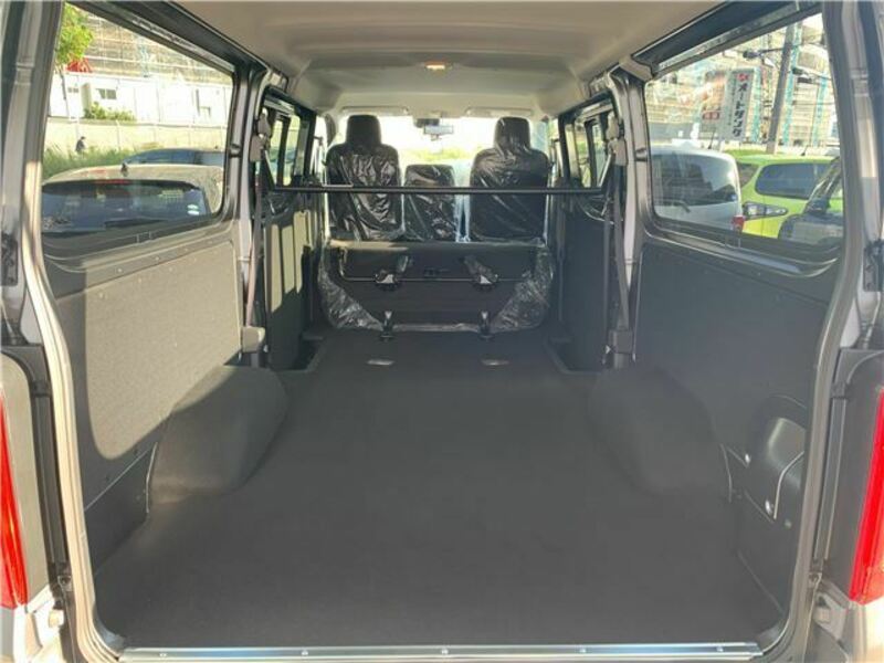 CARAVAN VAN